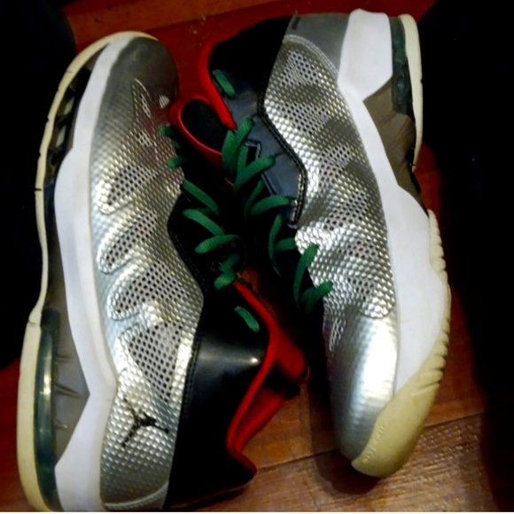 MELO M8 CHRISTMAS JORDAN'S SZ 10.5 - Picture 4 of 7